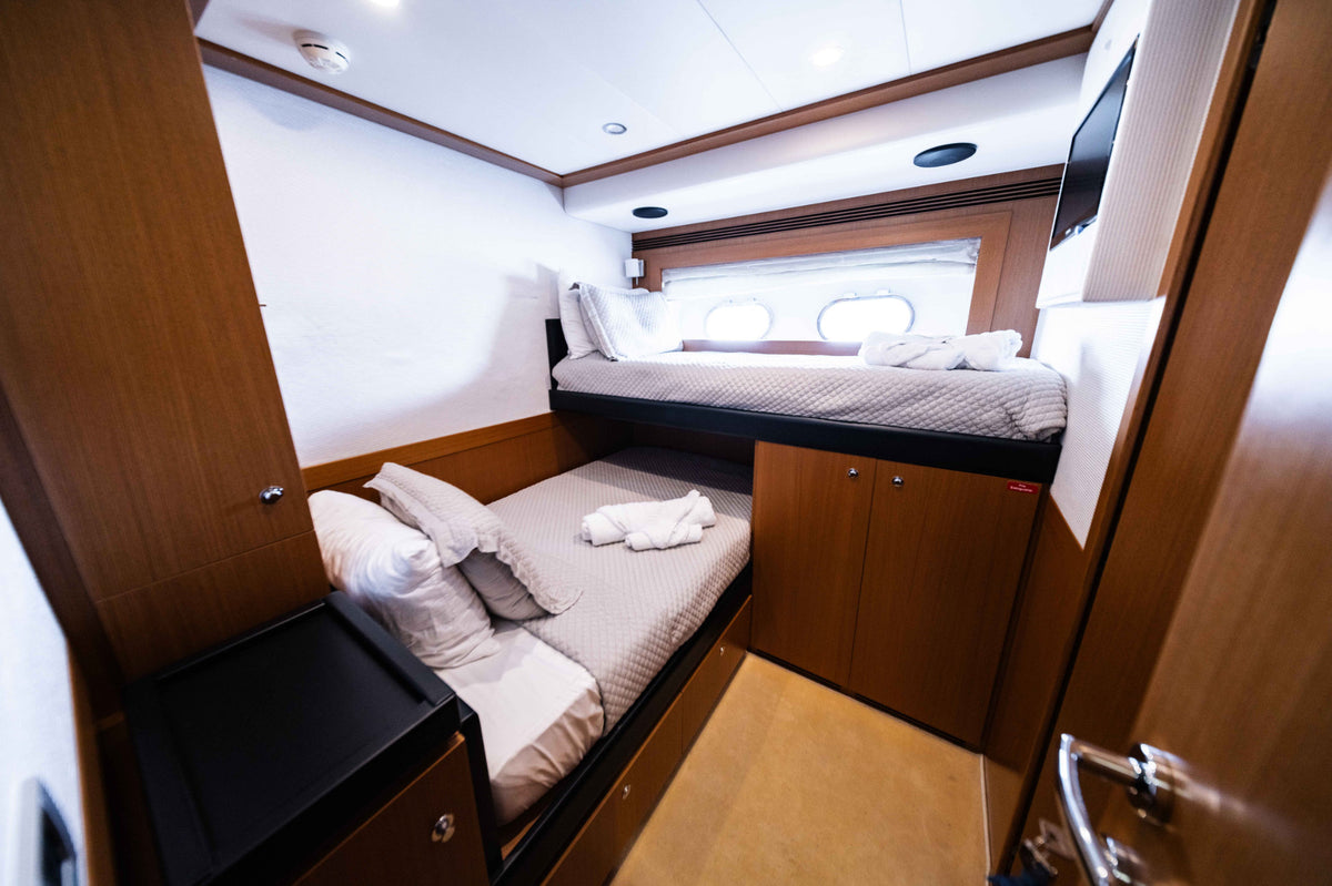 84' Ferretti Altura image 34