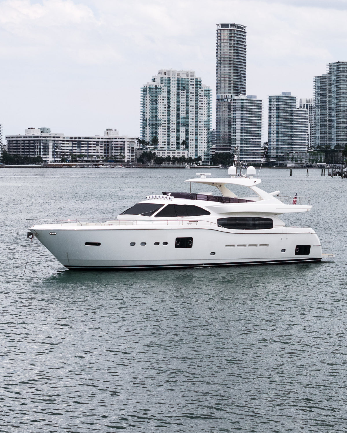 84' Ferretti Altura image 2