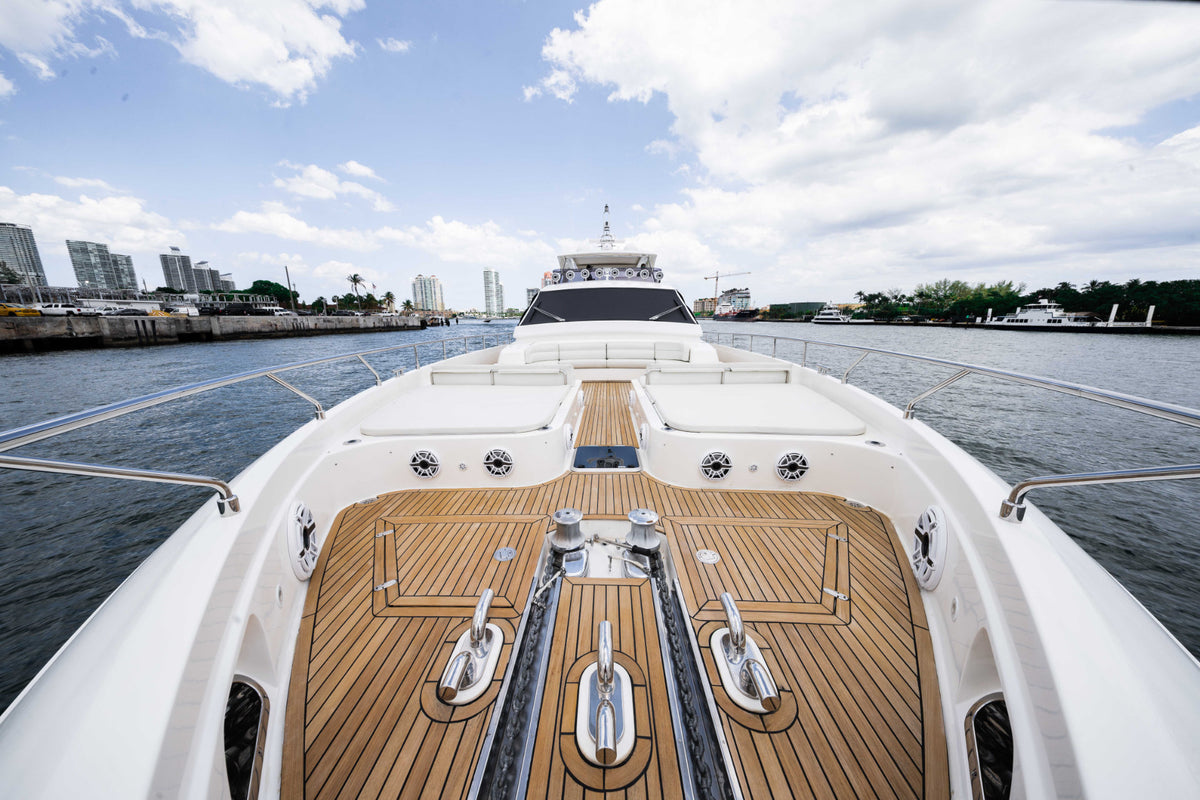 84' Ferretti Altura image 8
