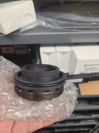 8M0235068 OIL SEAL CRR KIT