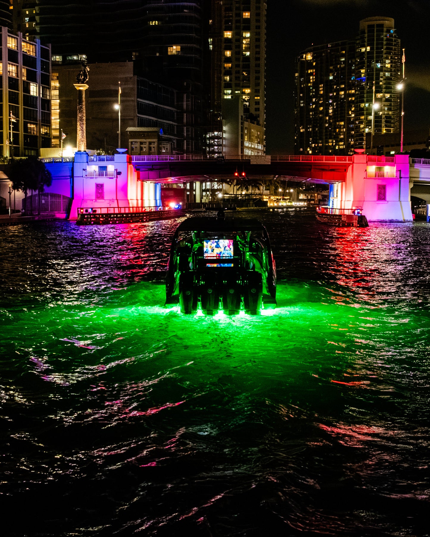 Mystic Powerboats M5200 High-Performance Powerboat