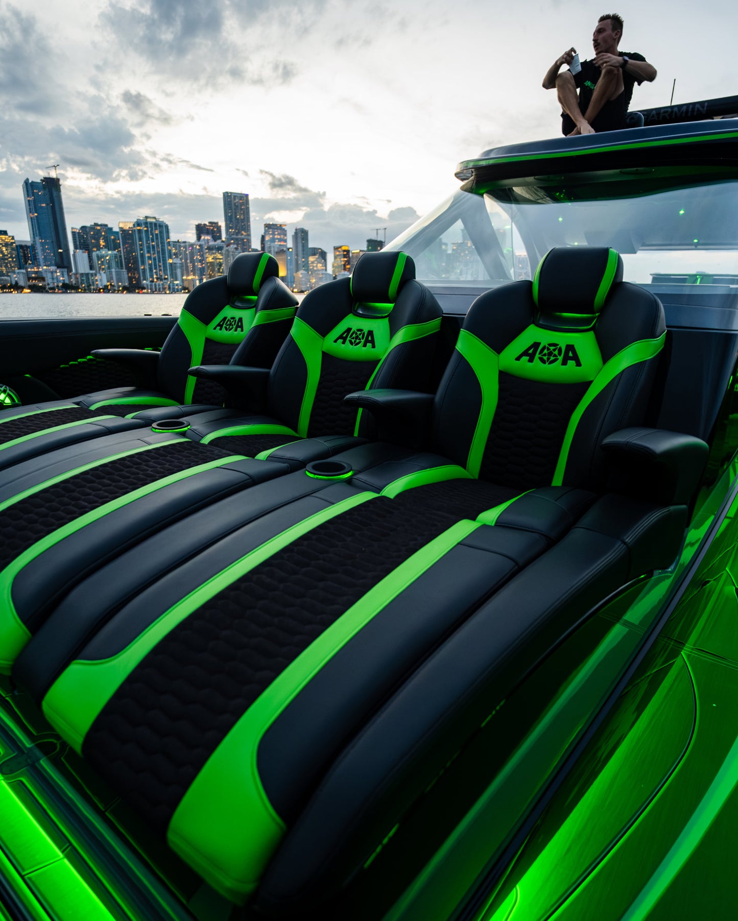 Mystic Powerboats M5200 High-Performance Powerboat