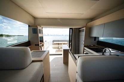 2023 Prestige 520 S