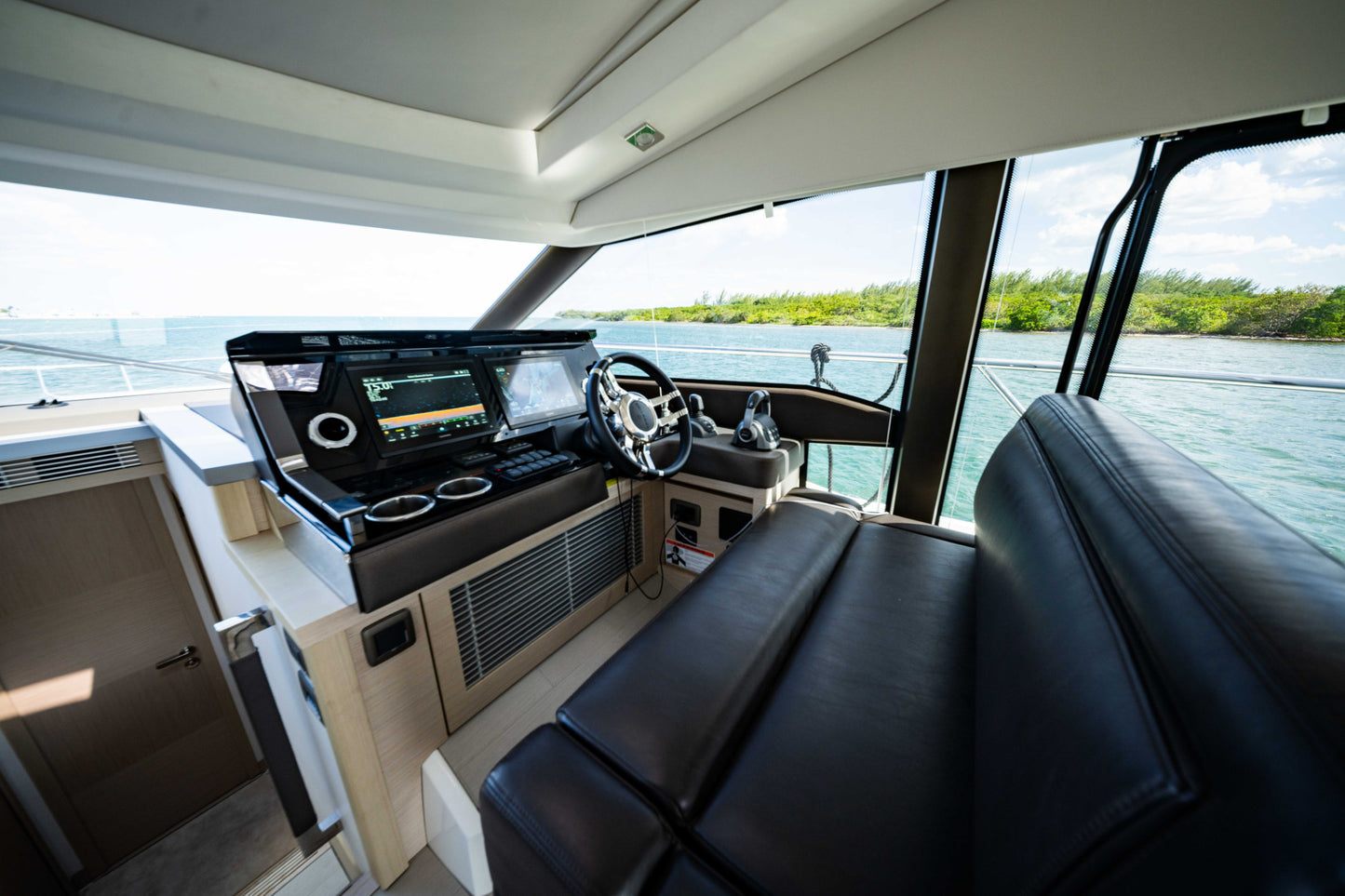 2023 Prestige 520 S