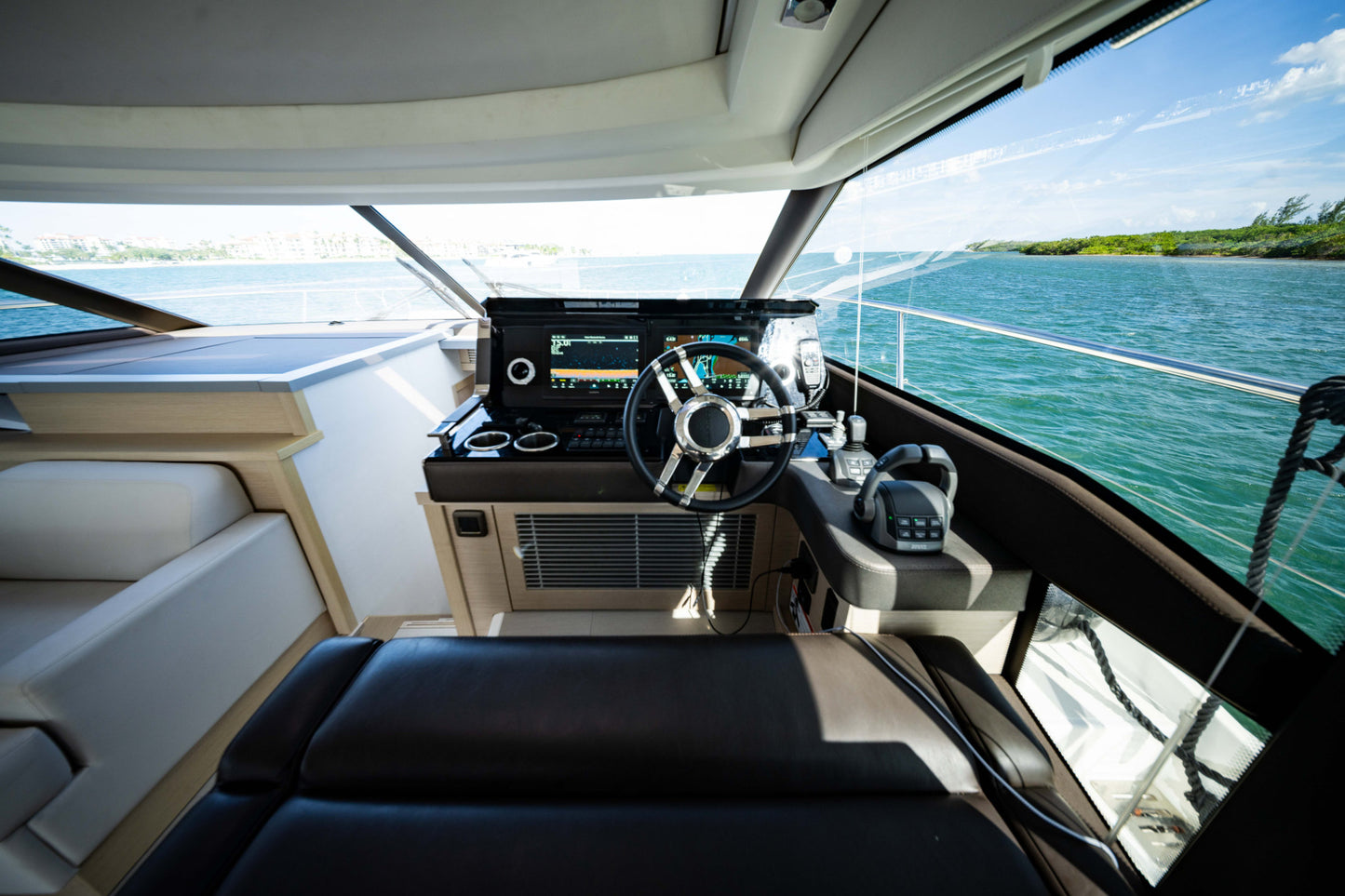 2023 Prestige 520 S