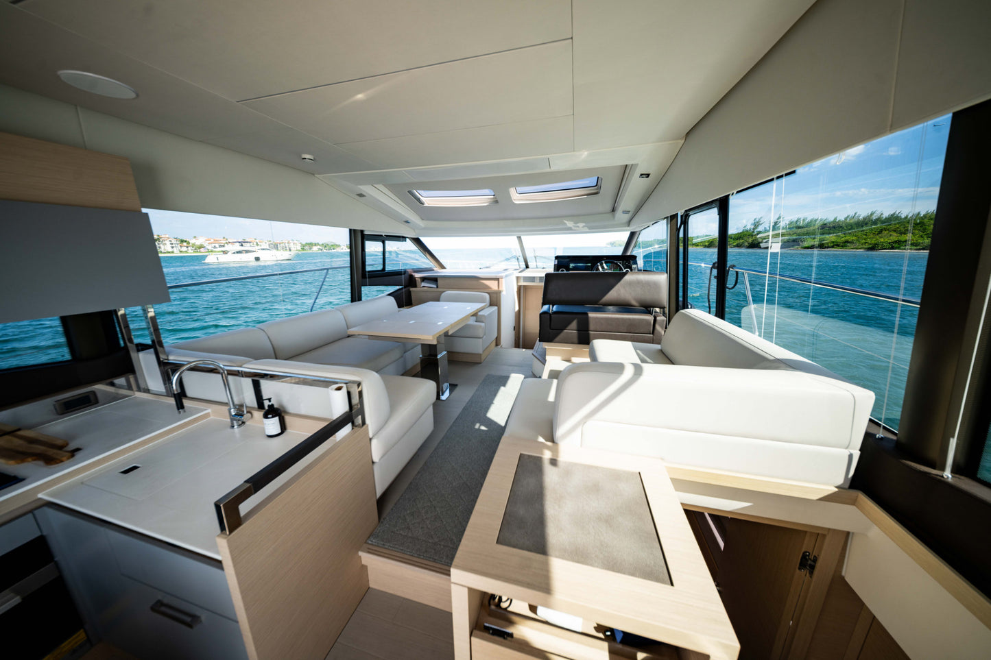 2023 Prestige 520 S
