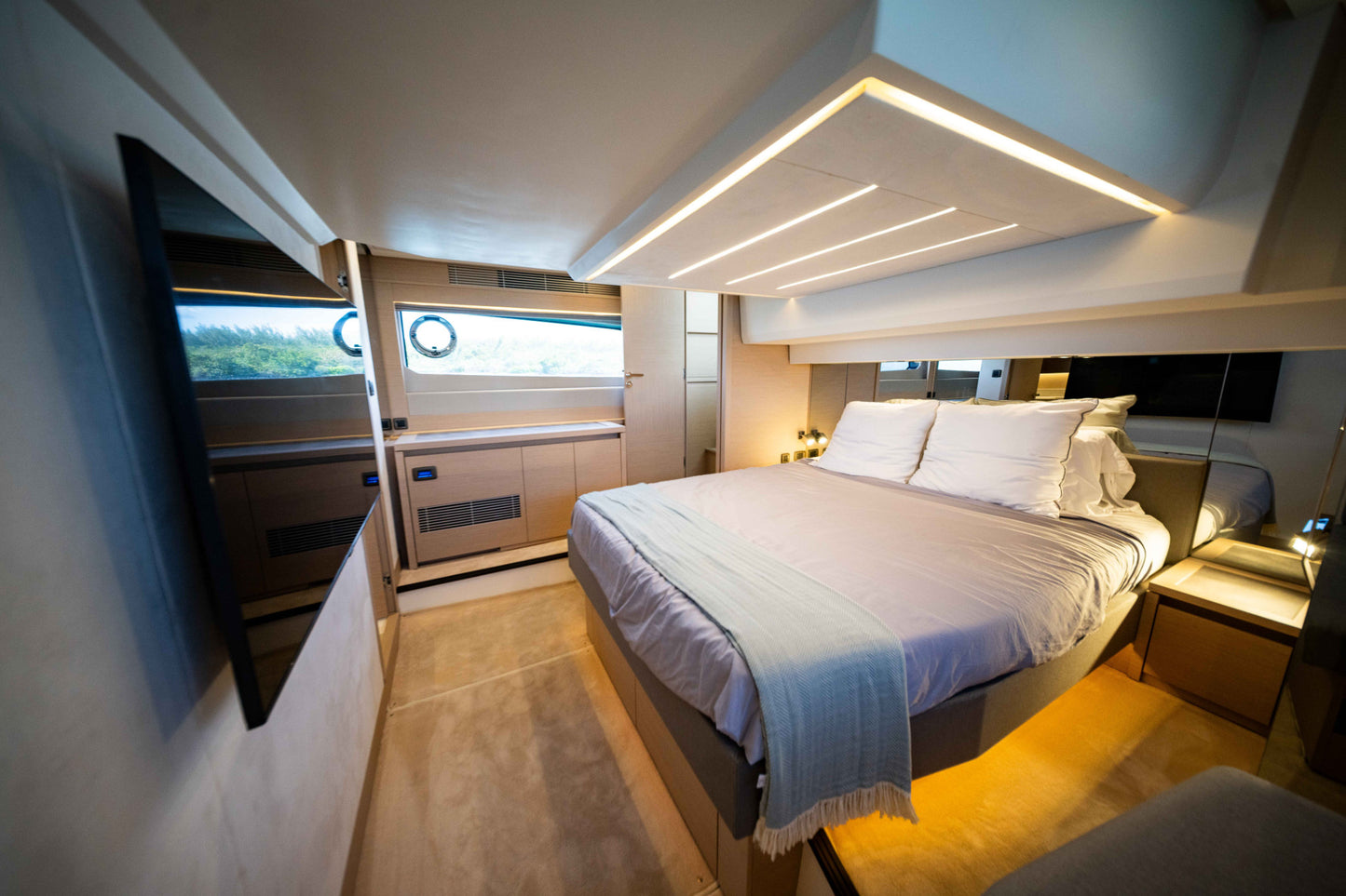 2023 Prestige 520 S