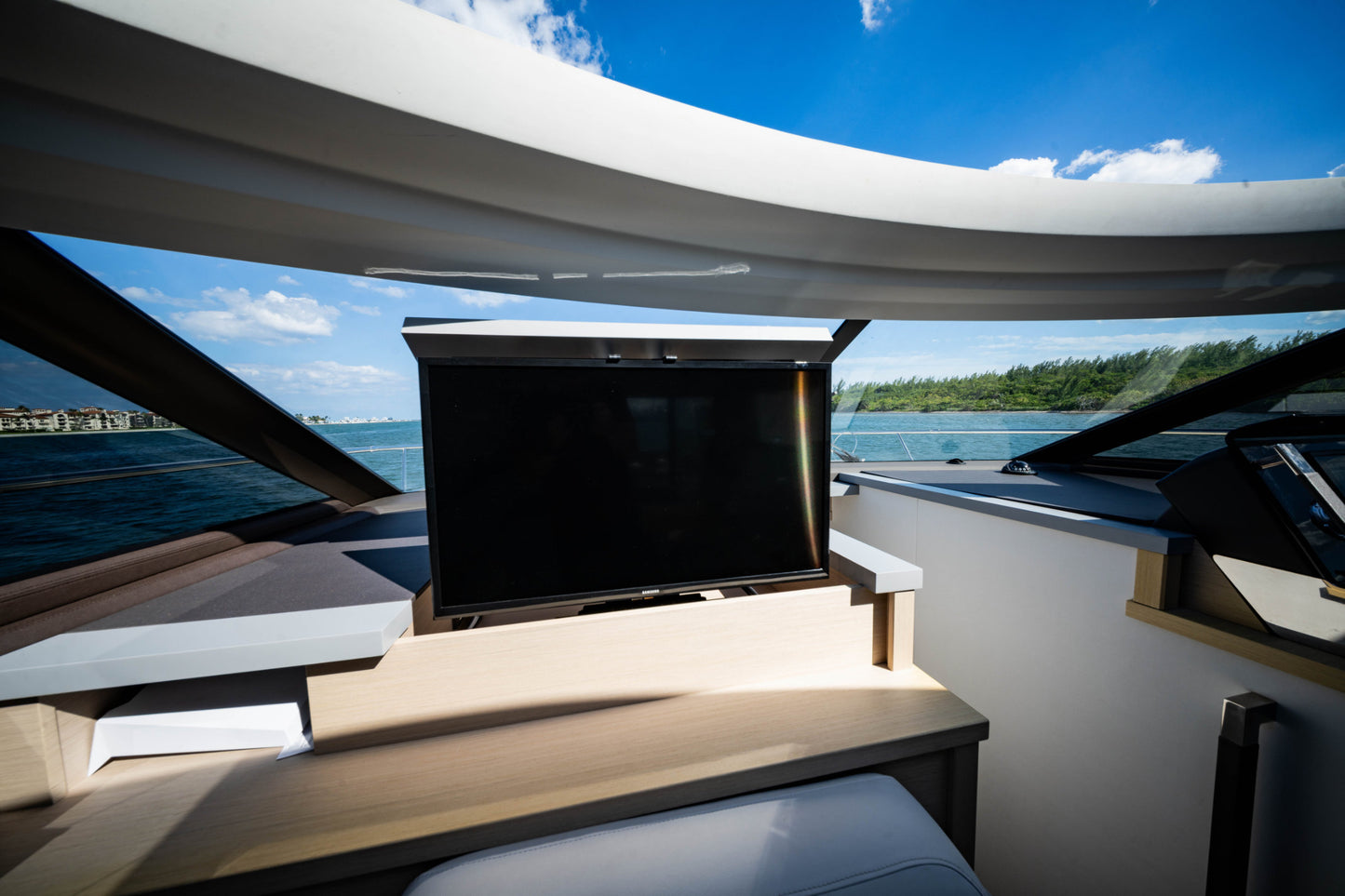 2023 Prestige 520 S