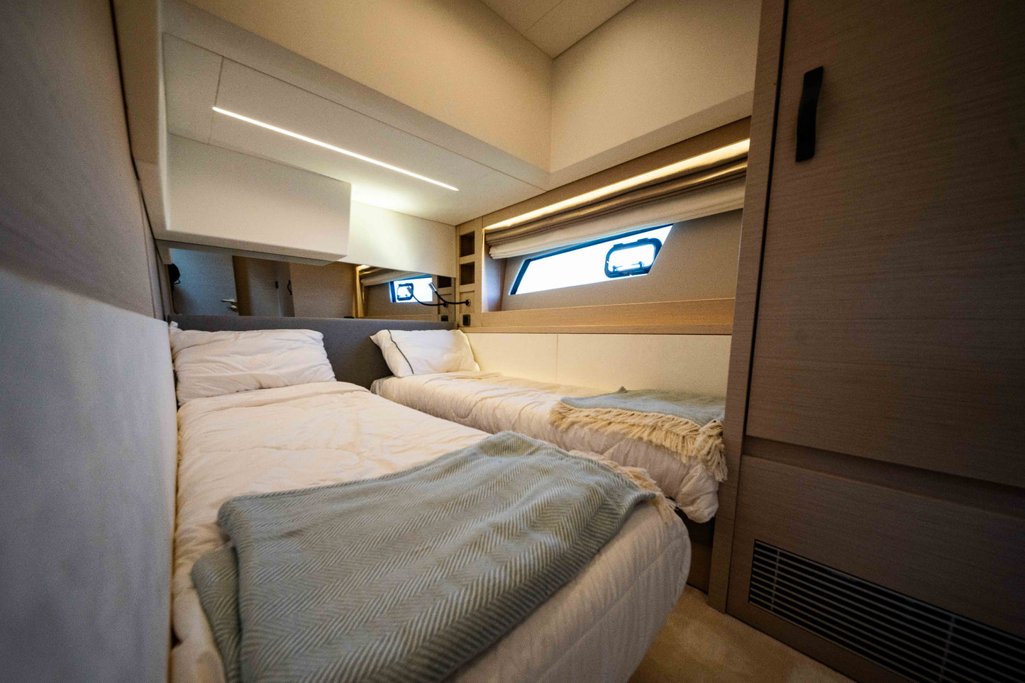 2023 Prestige 520 S