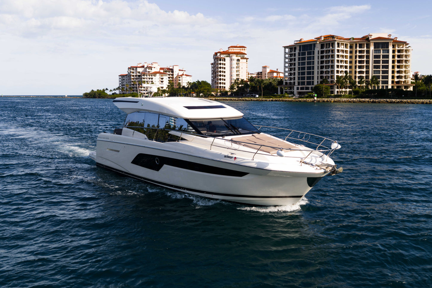 2023 Prestige 520 S