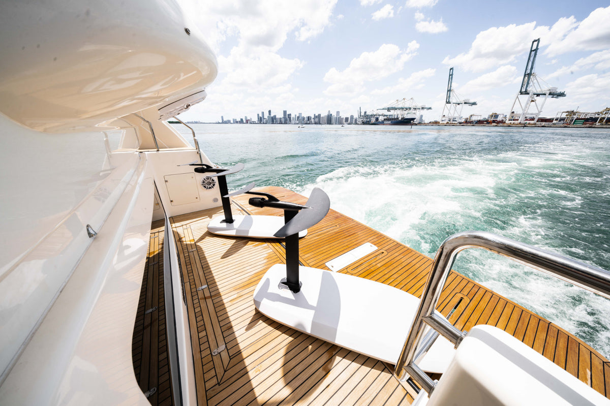 84' Ferretti Altura image 13