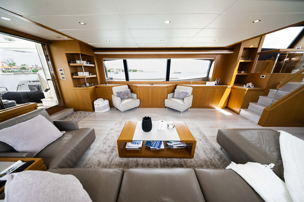 84' Ferretti Altura image 18