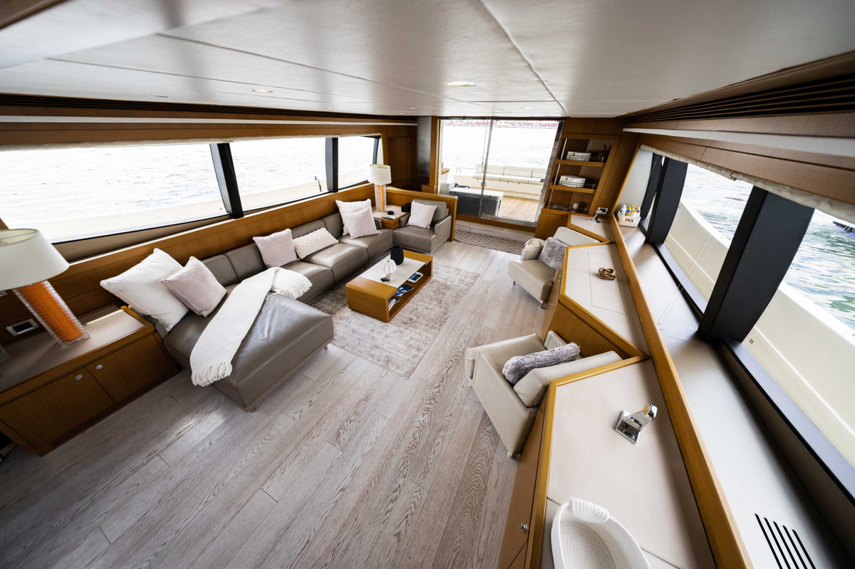 84' Ferretti Altura image 24