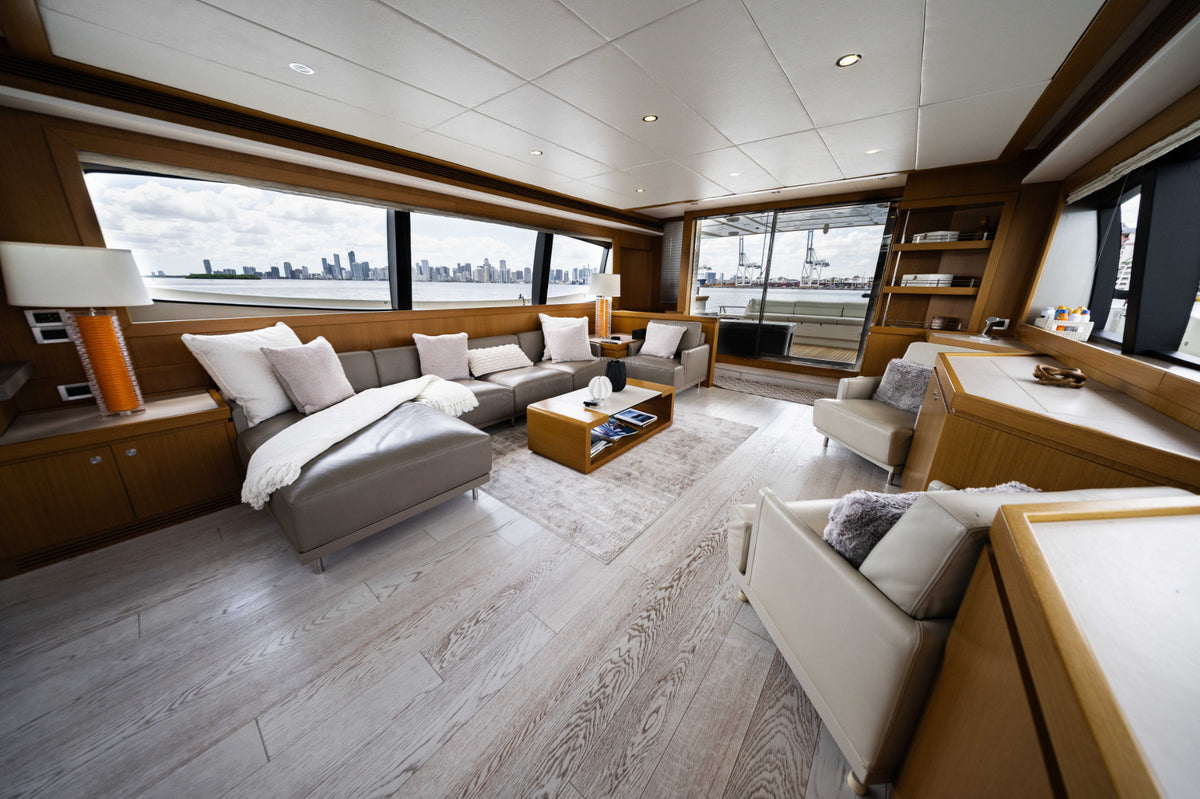 84' Ferretti Altura image 25