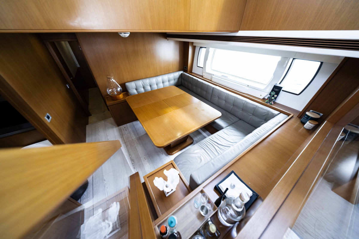 84' Ferretti Altura image 36