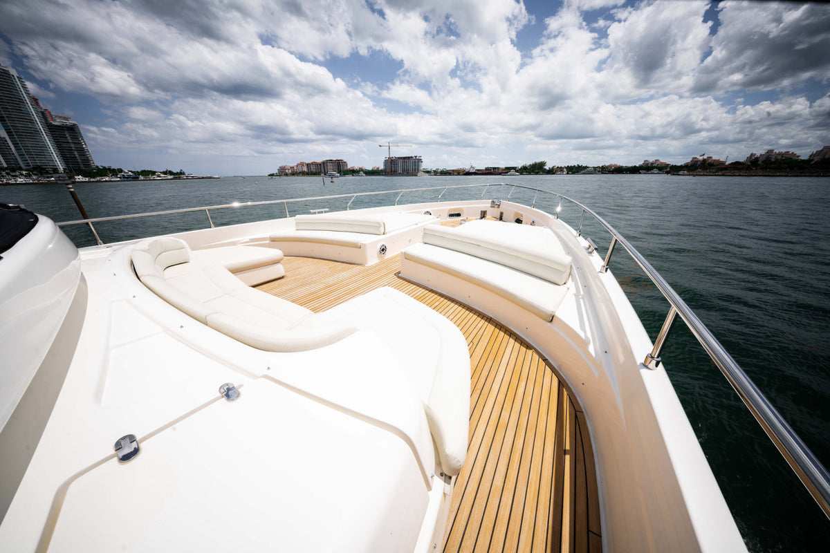 84' Ferretti Altura image 5