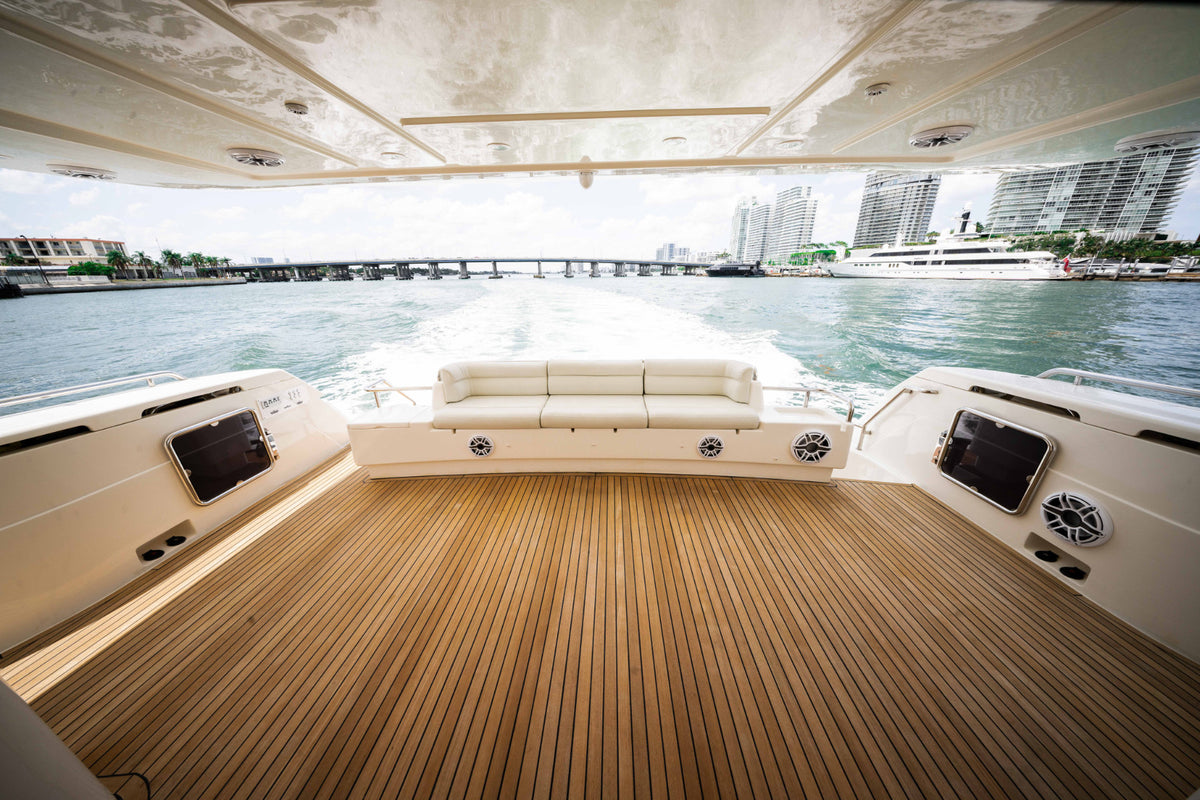 84' Ferretti Altura image 3