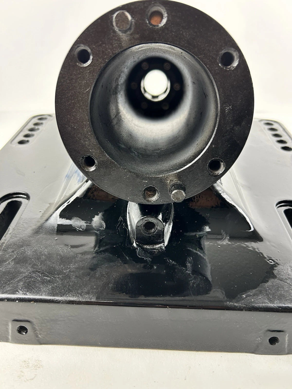 8M0234761 PEDESTAL