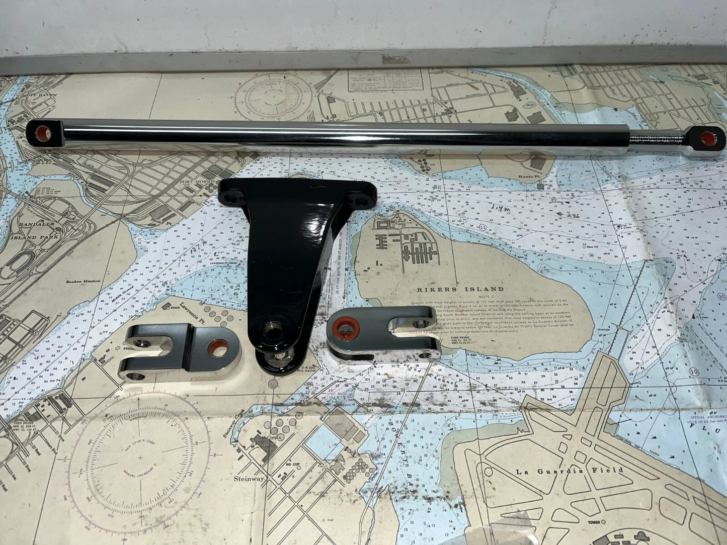 8M0213284 TIEBAR-PLUS 28 IN